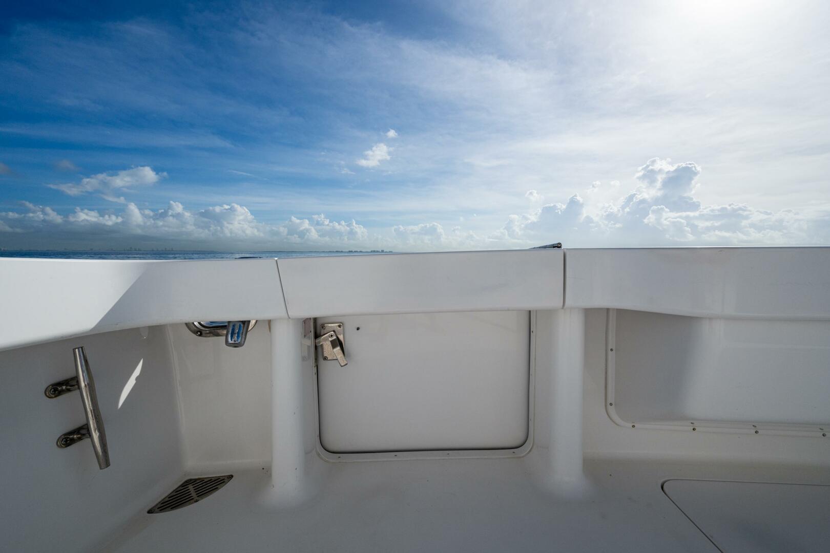 2004 Viking 48 Convertible - Image 33