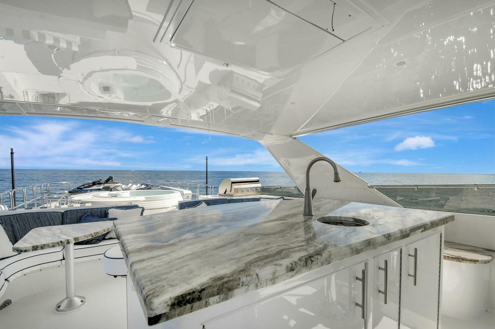 2005 Hatteras - Image 46