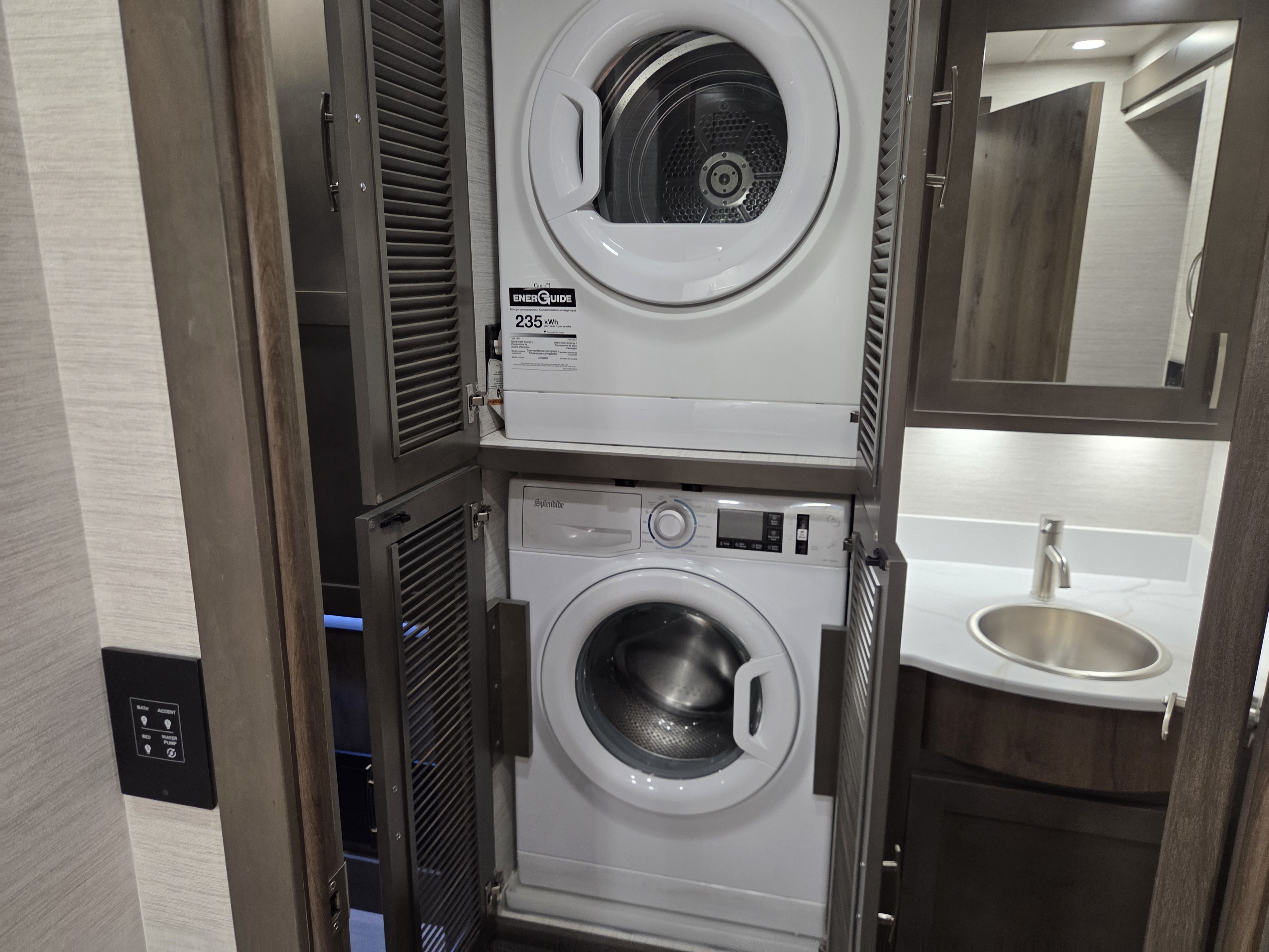 2026 Dynamax Europa 34SS - Image 21