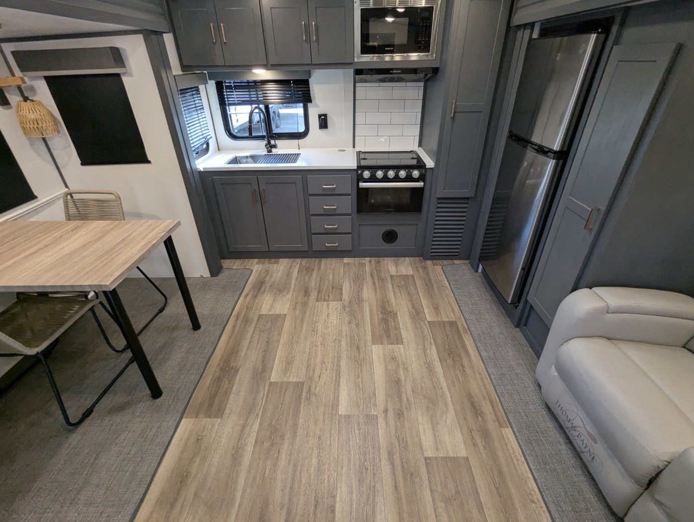 2023 Keystone Premier 25RKPR - Image 25
