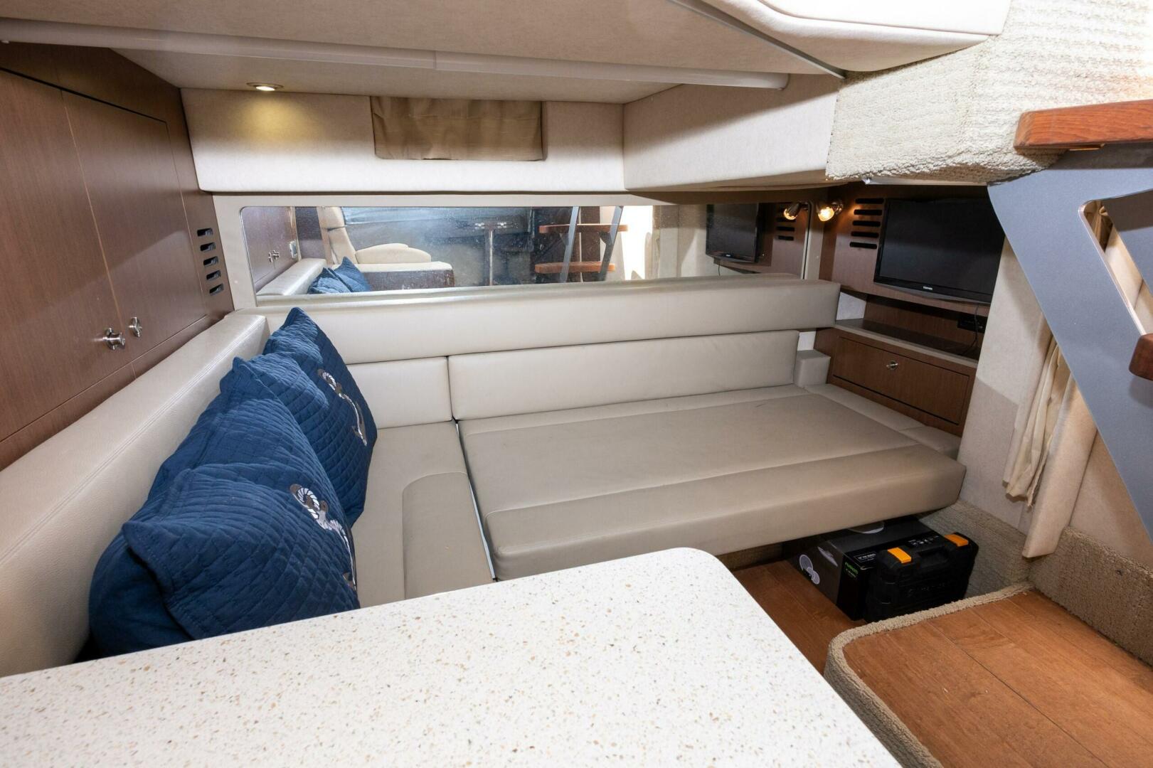 2013 Sea Ray 370 Sundancer - Image 39