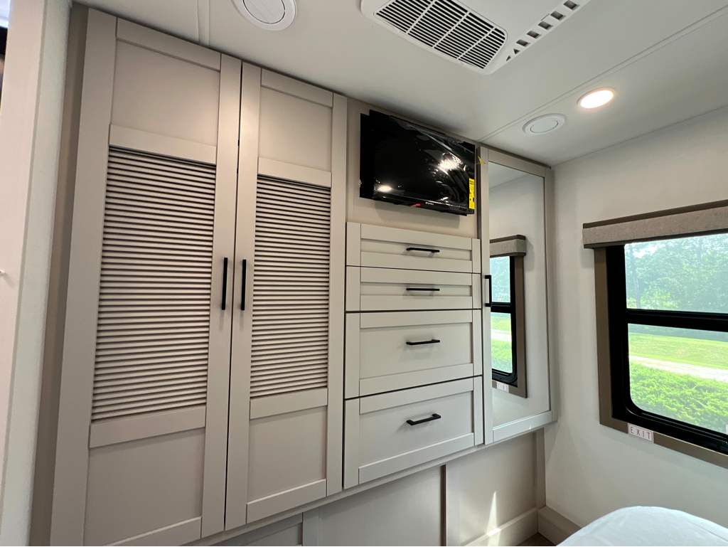2027 JAYCO GREYHAWK 29MV - Image 21