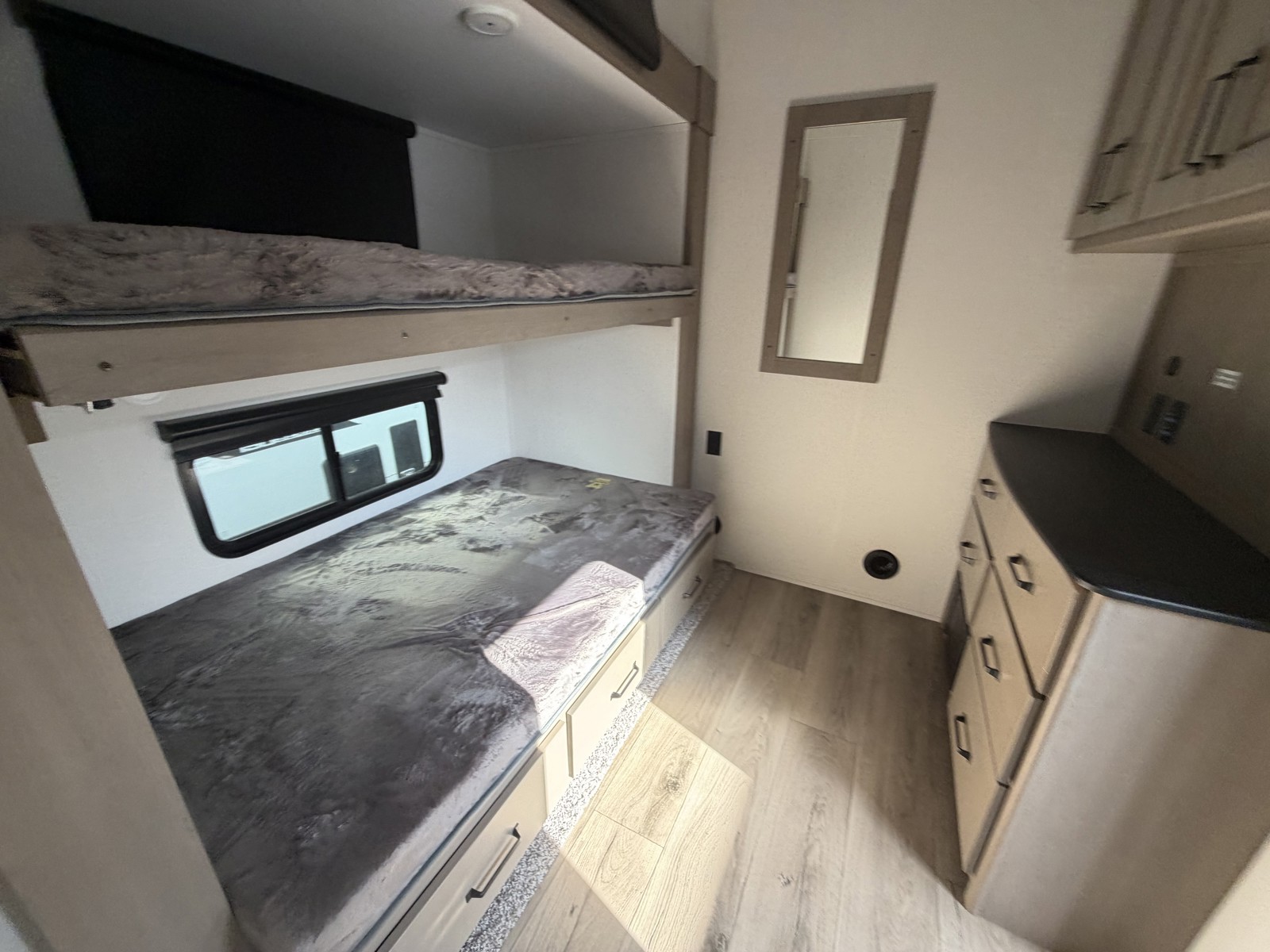2026 GRAND DESIGN 324MBS - Image 27