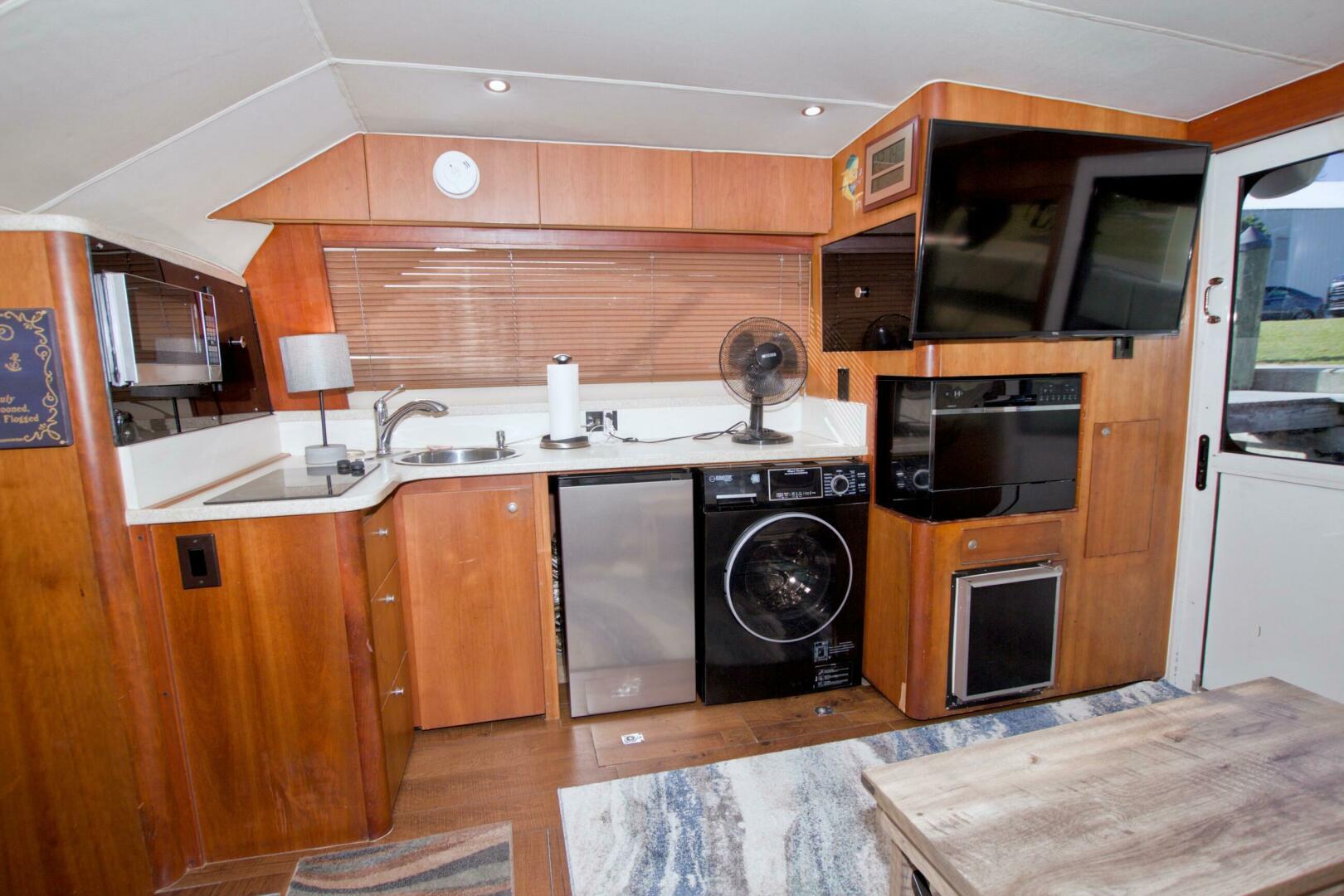 1998 Luhrs 36 Convertible - Image 32