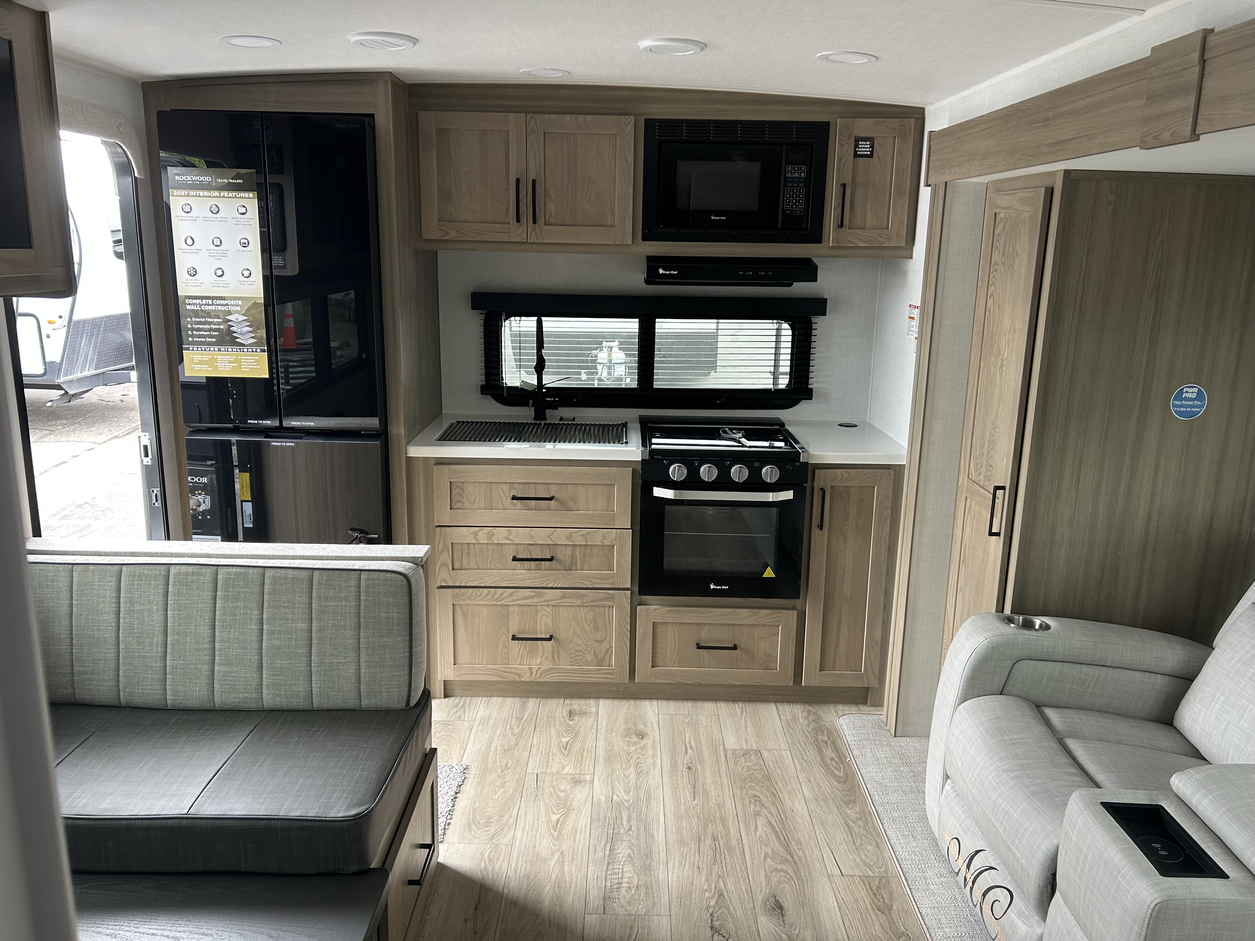 2027 Forest River Rockwood Mini Lite 2515S - Image 8