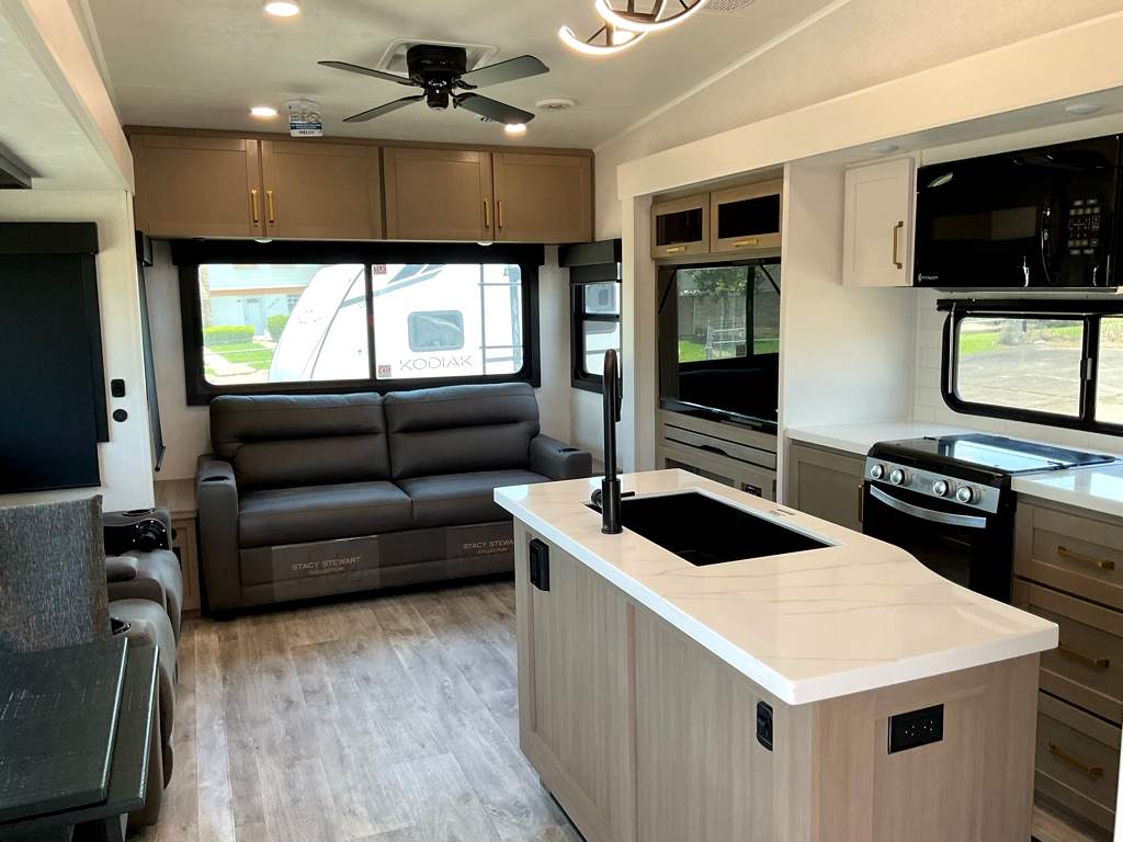 2027 JAYCO Eagle 355 MBQS - Image 8