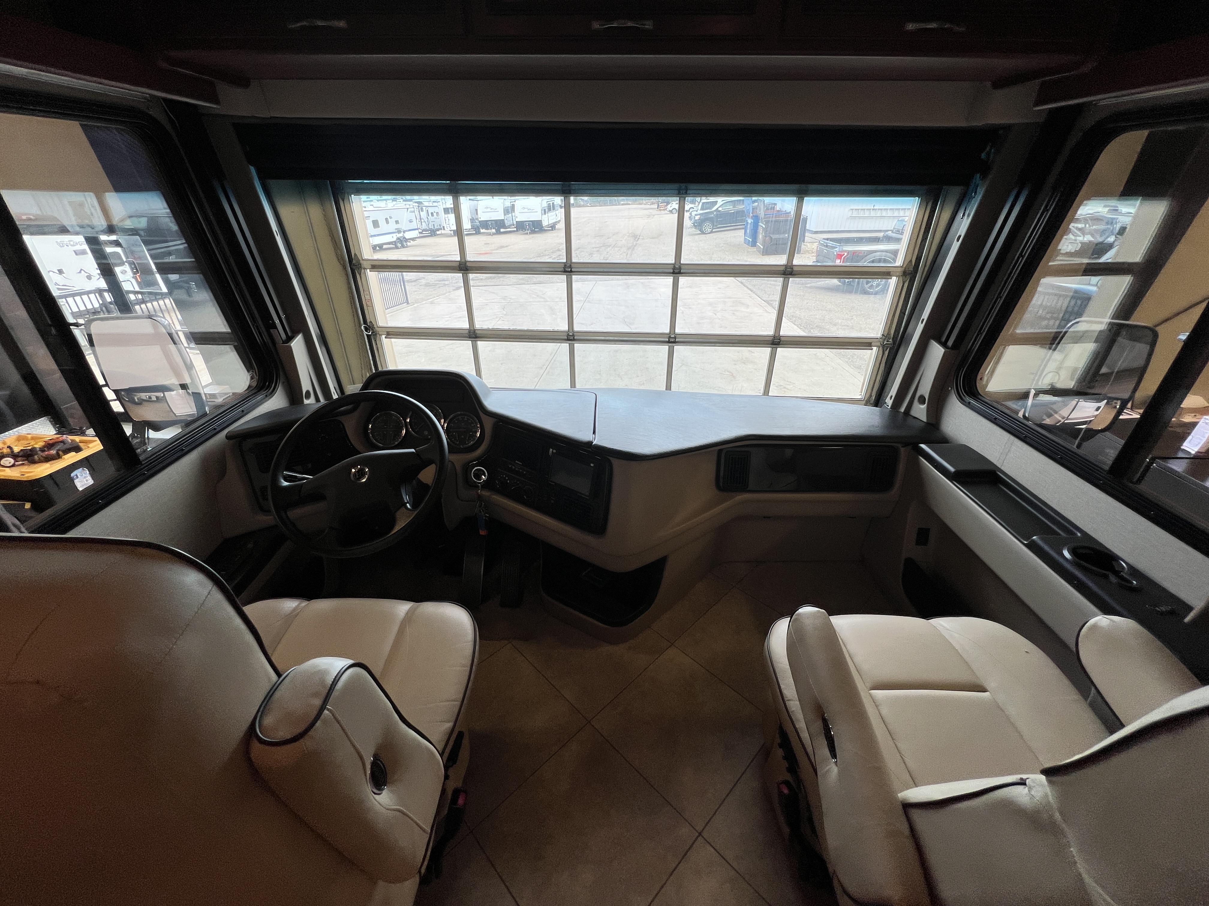 2015 Holiday Rambler Ambassador 38FST - Image 9