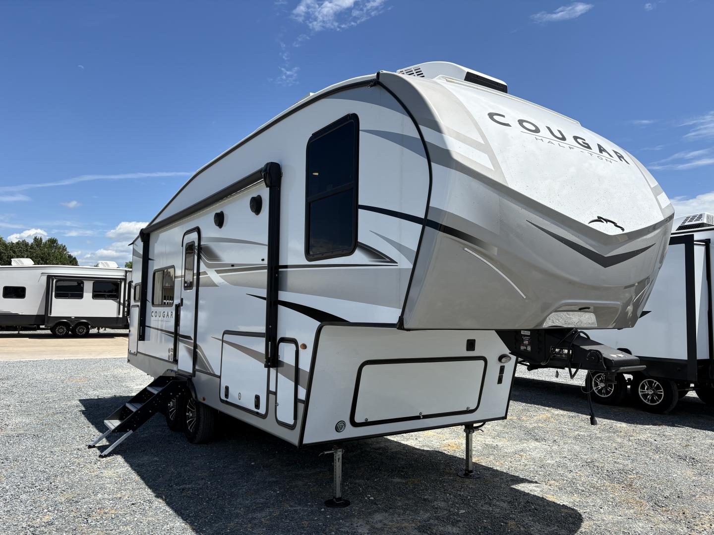 2025 Keystone Cougar Half Ton 23mle