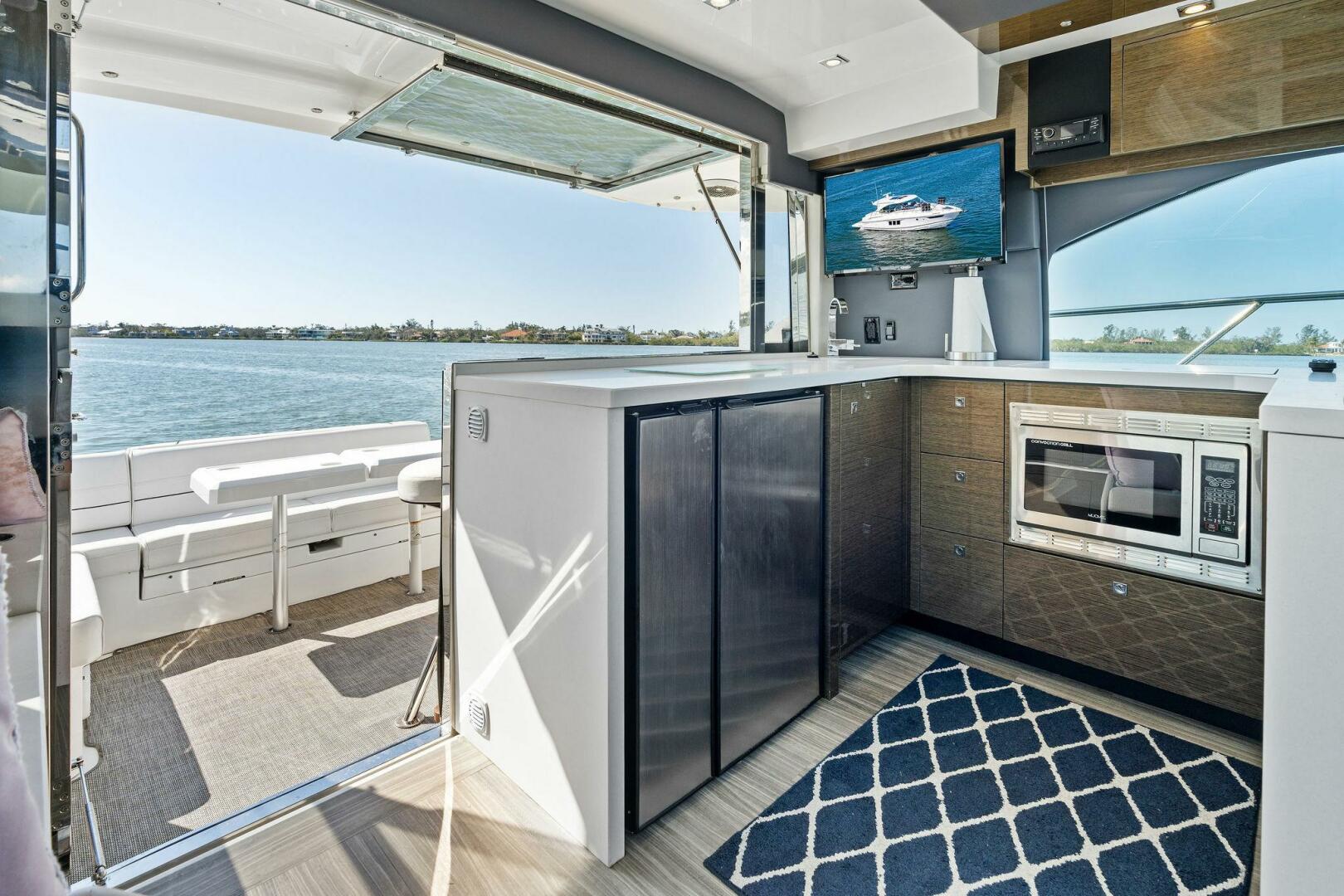 2019 Cruisers Yachts 45 Cantius - Image 30