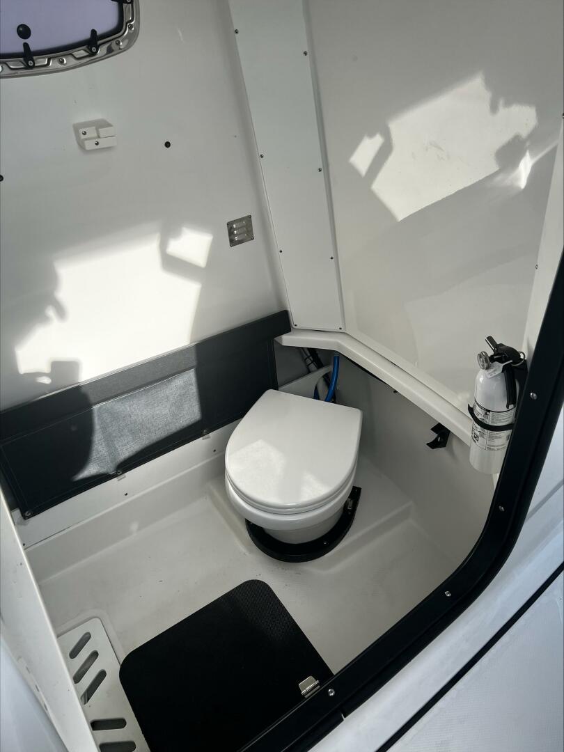 2023 Blackfin 272CC - Image 9