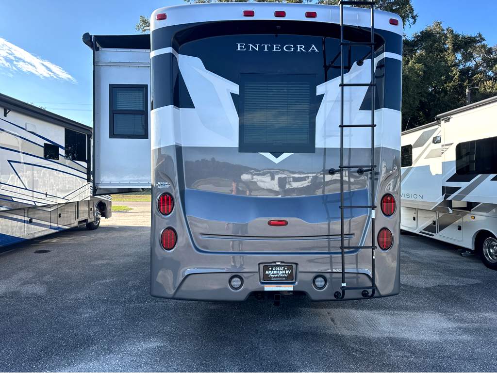 2027 ENTEGRA COACH VISION XL 31UL - Image 6