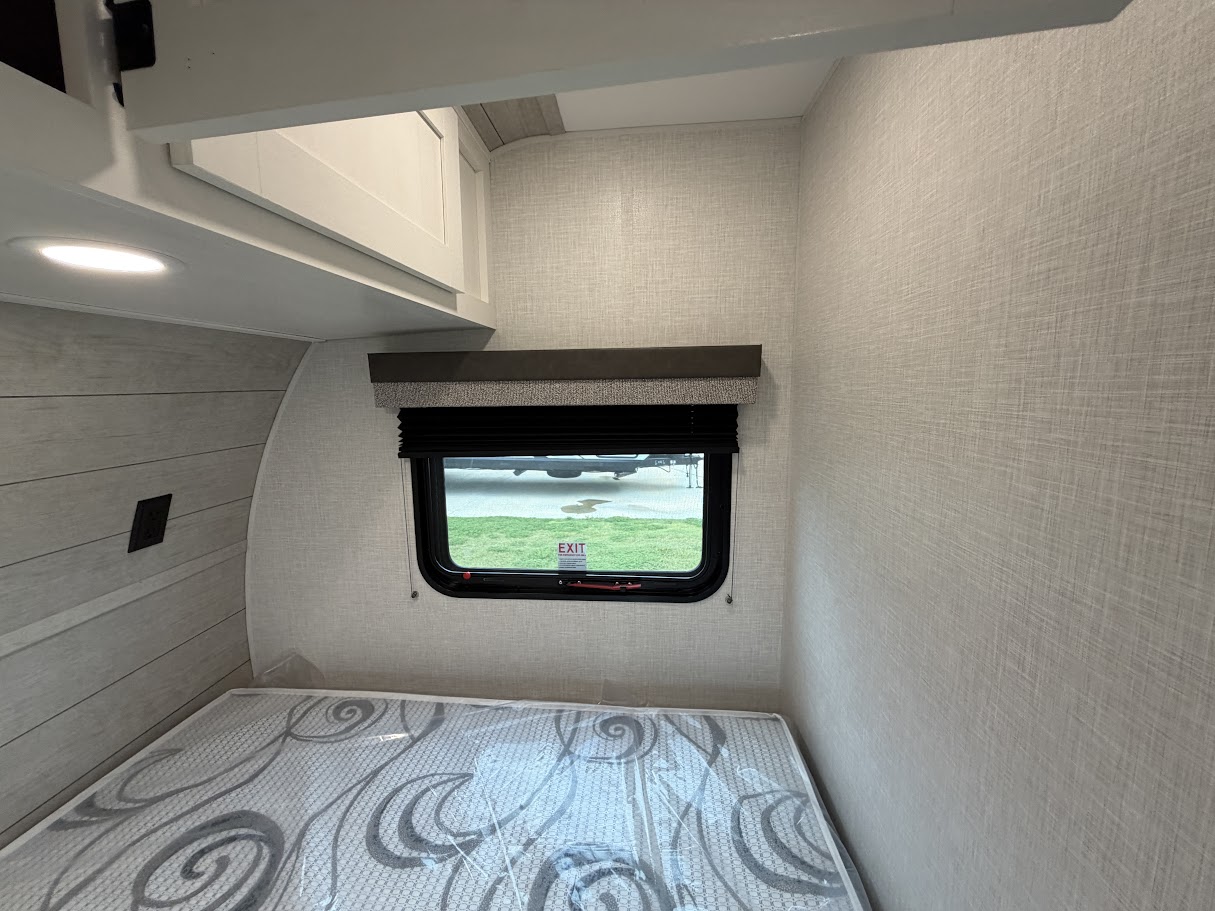2026 VENTURE RV SIENNA 140VFD - Image 16