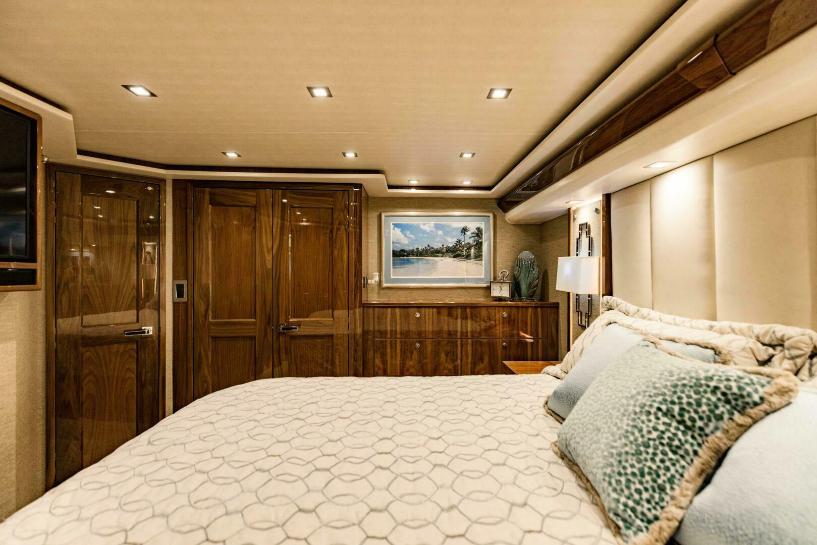 2020 Viking 72 Enclosed Bridge - Image 18