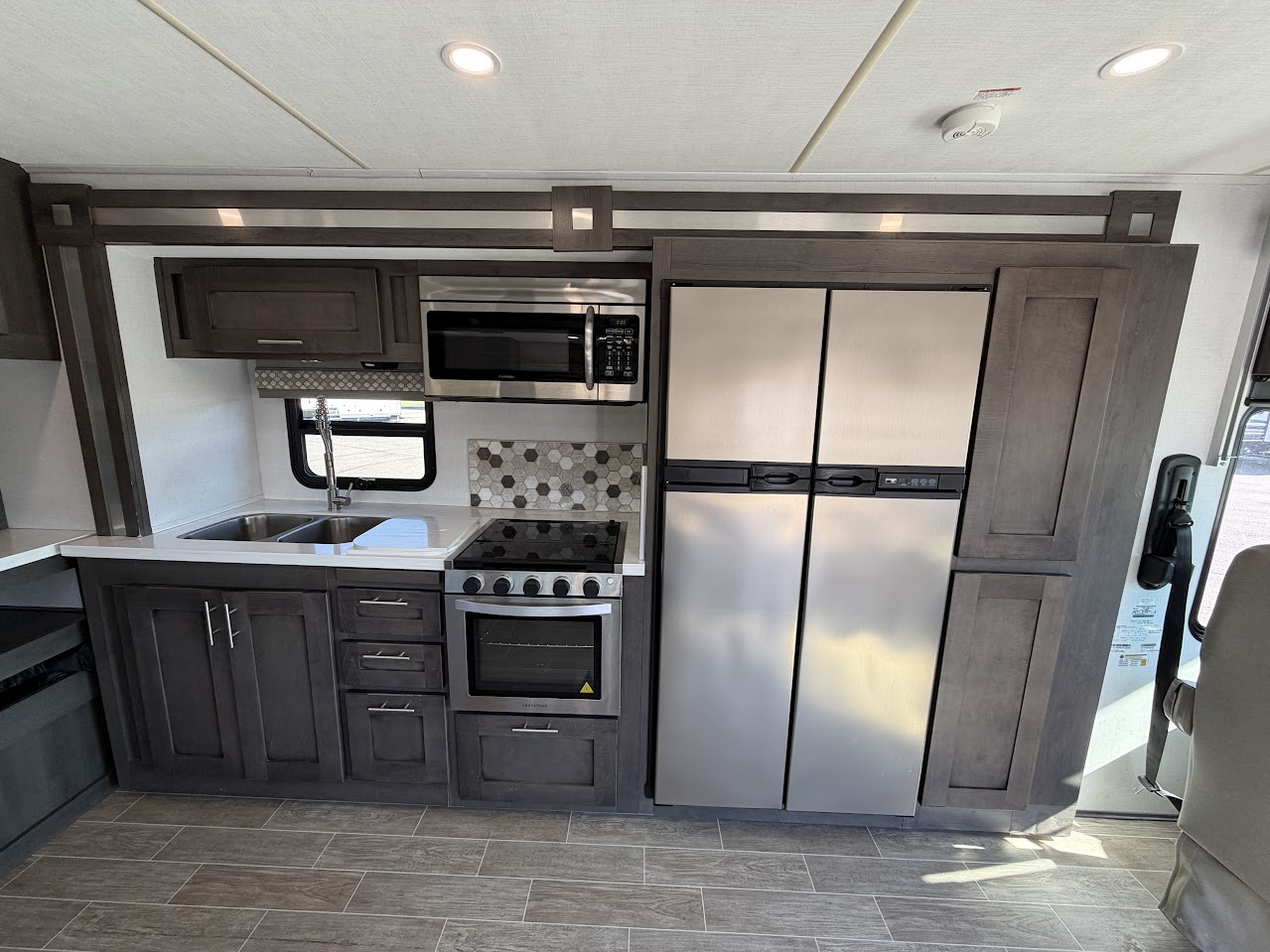 2023 FOREST RIVER GEORGETOWN SERIES 5 34H - Image 11