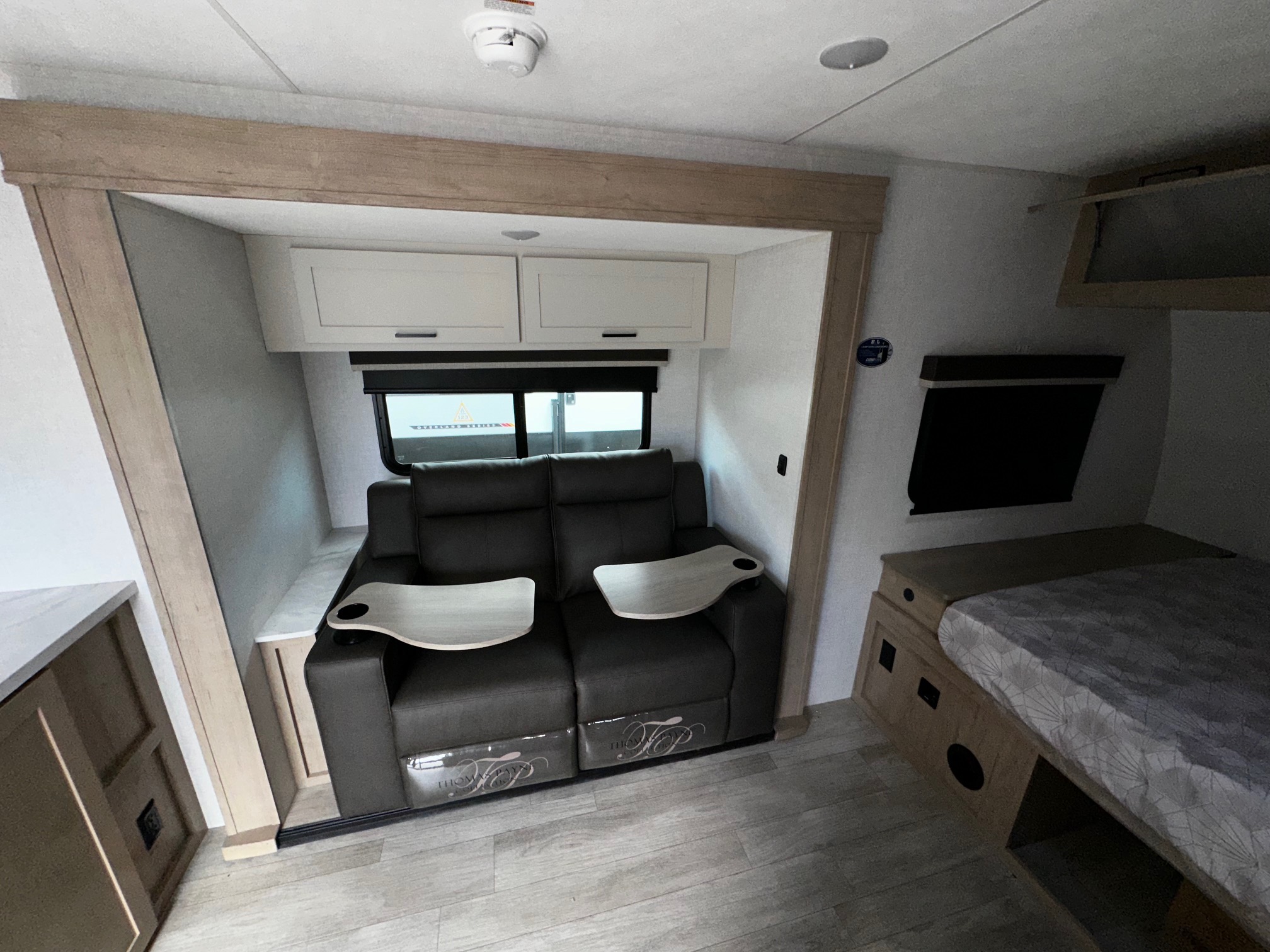 2027 Ember RV E-Series 18RBE - Image 17
