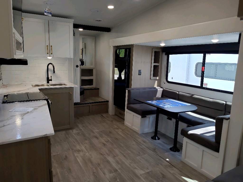 2026 Jayco Eagle SLE 28BHU - Image 2
