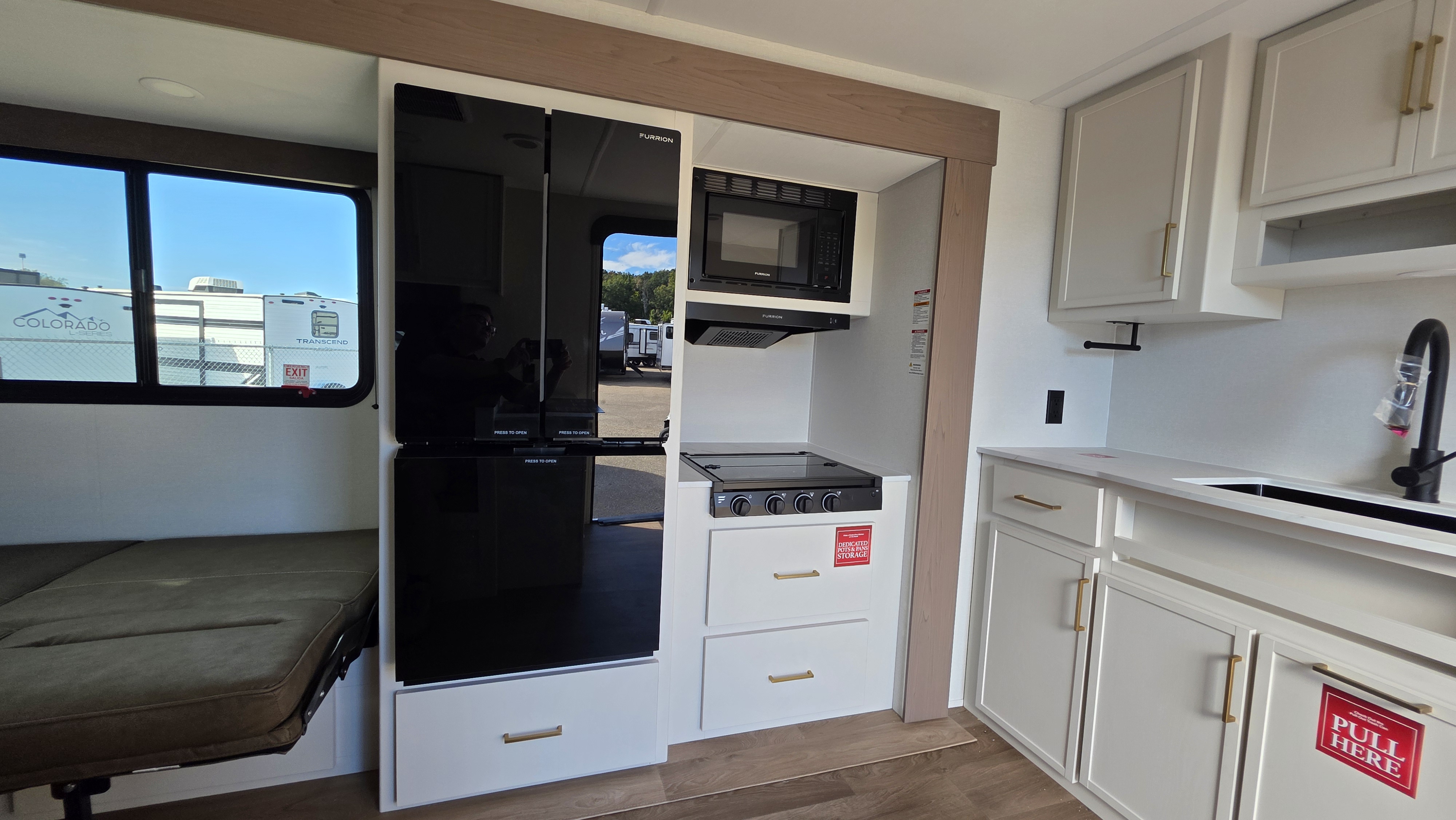 2027 GRAND DESIGN TRANSCEND 26BHX - Image 14