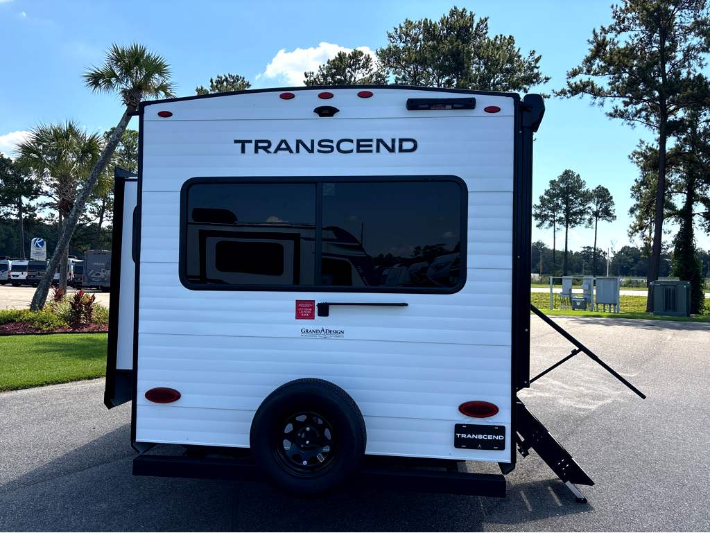 2027 GRAND DESIGN TRANSCEND 245RLT - Image 5
