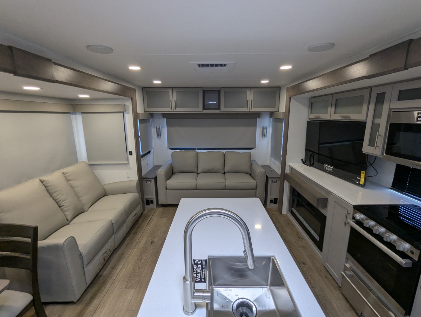 2026 Alliance RV Avenue 332RL - Image 20