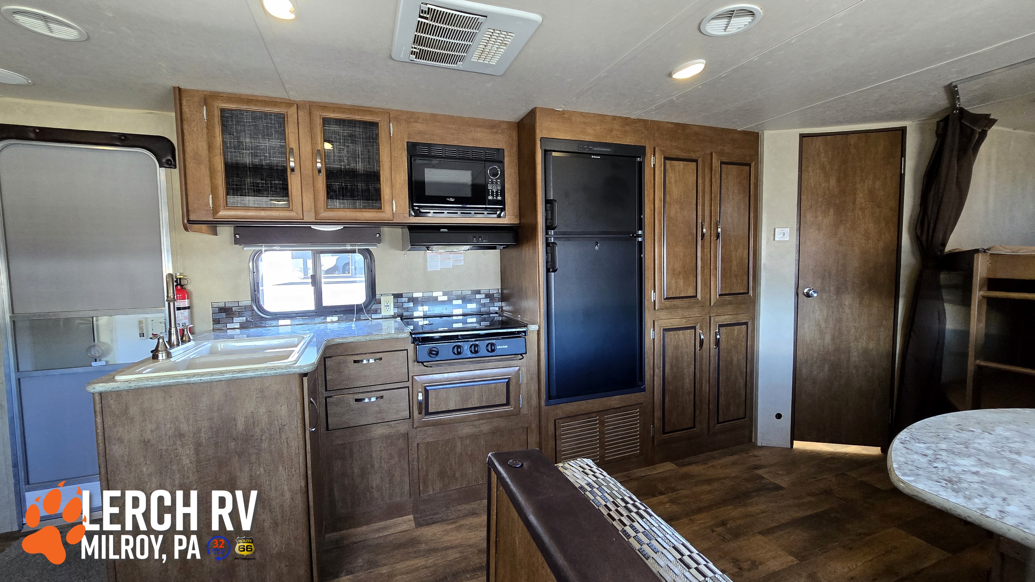 2016 FOREST RIVER WILDWOOD XLITE 263BHXL - Image 8