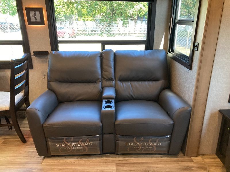 2021 Jayco Eagle 330RSTS - Image 9