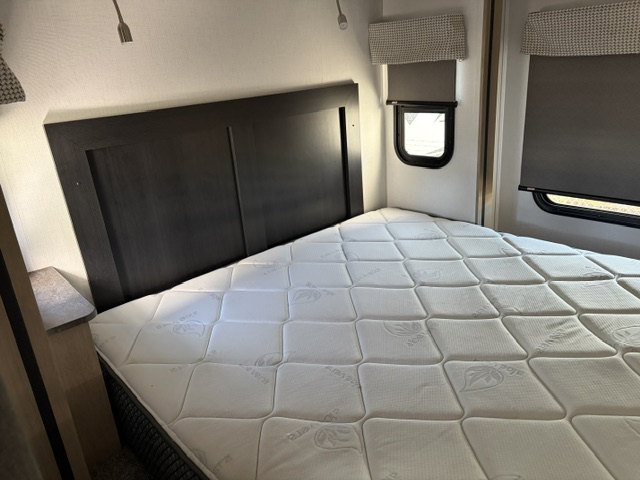 2026 Forest River Sunseeker LE 3010DS - Image 12