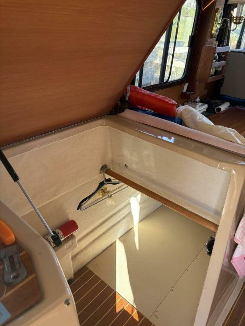 2014 Ranger Tugs R-27 - Image 40