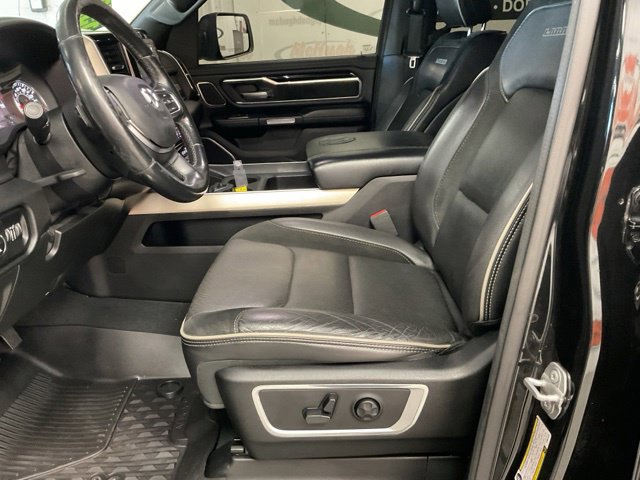 2019 Ram 1500 Pickup-V8 Crew Cab Laramie 4WD - Image 14