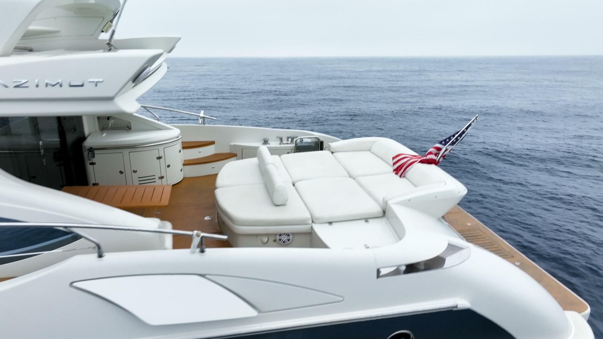 2011 Azimut 68S - Image 28