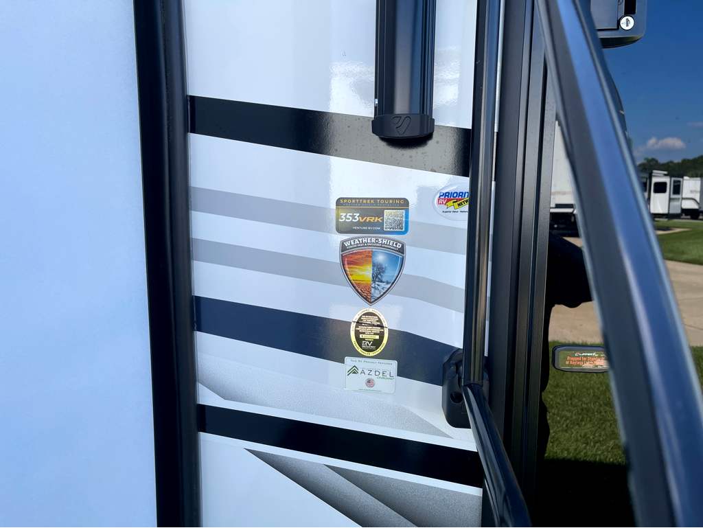 2027 VENTURE RV SPORTTREK 353VRK - Image 6