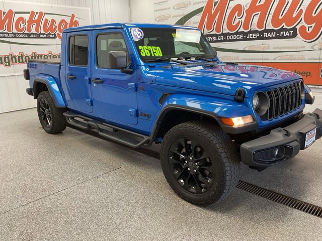 2025 Jeep Gladiator Sport S 4x4 - Image 3