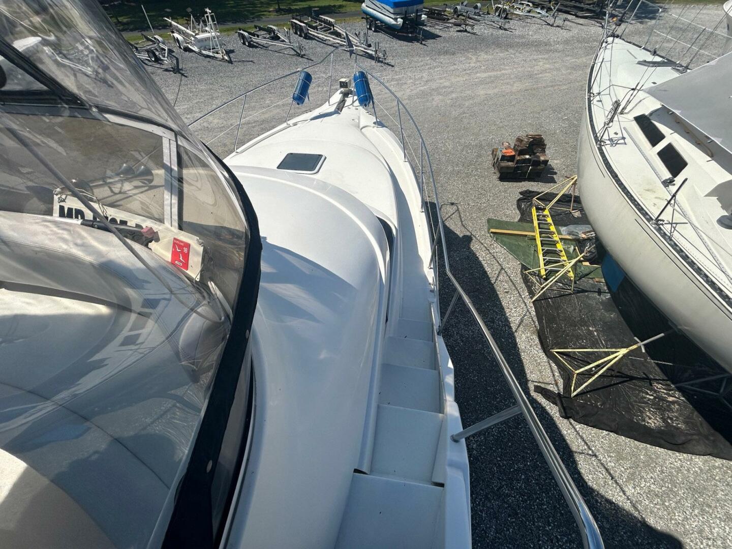 2000 Silverton 352 Motor Yacht - Image 18