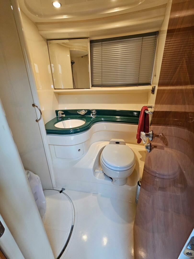 2003 Azimut 46 Motor Yacht - Image 24