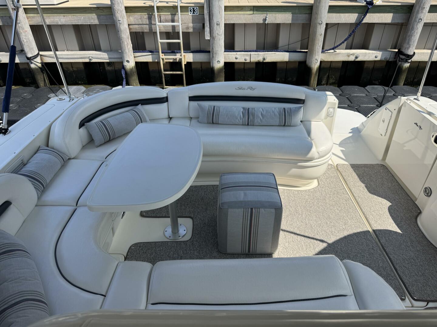 2003 Sea Ray 420 Sundancer - Image 9