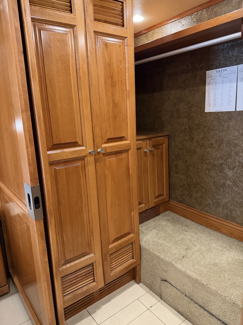 2015 Tiffin Phaeton 40 AH - Image 23