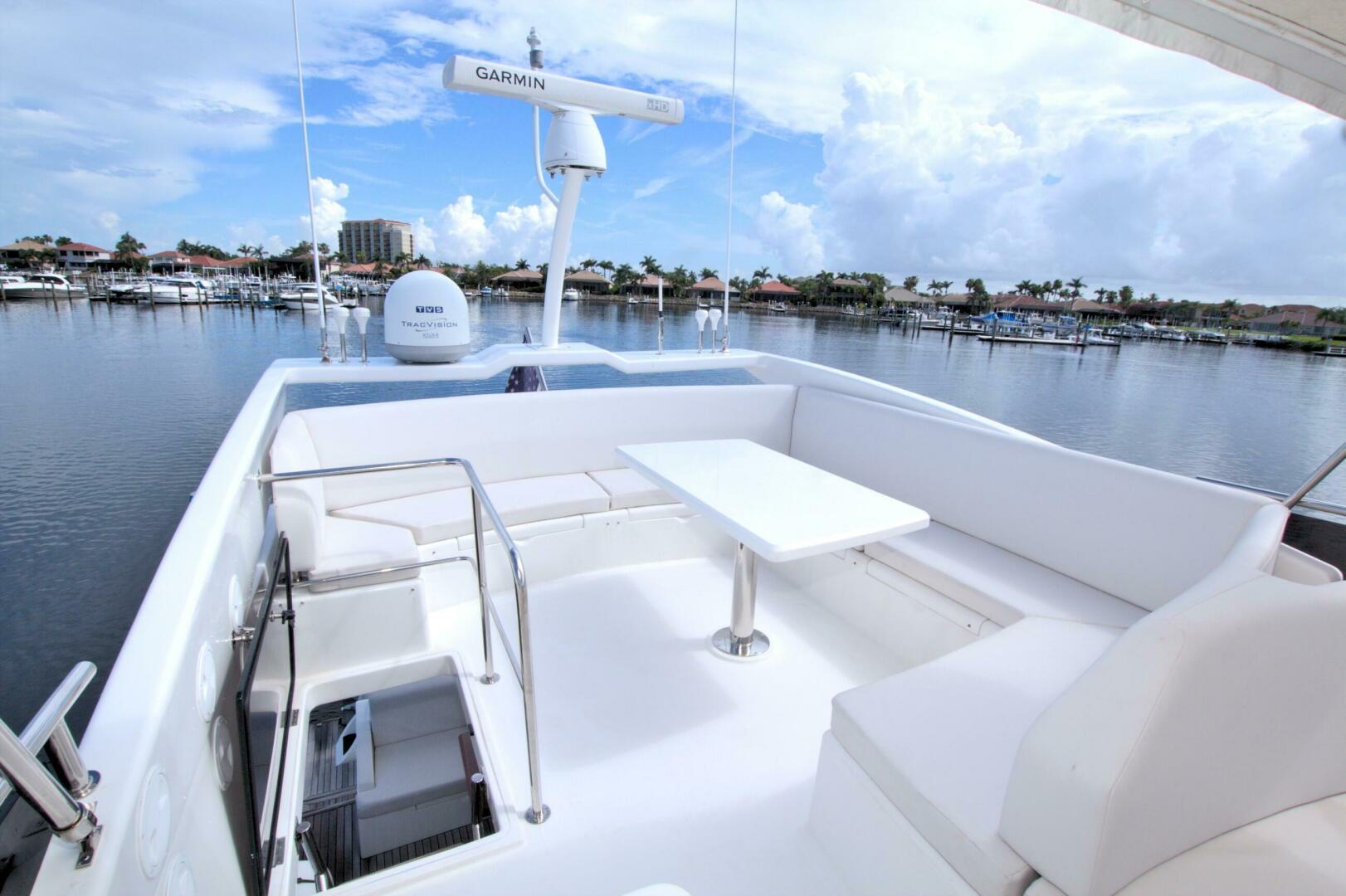 2015 Dyna Yachts 60 Pilothouse Motoryacht - Image 11
