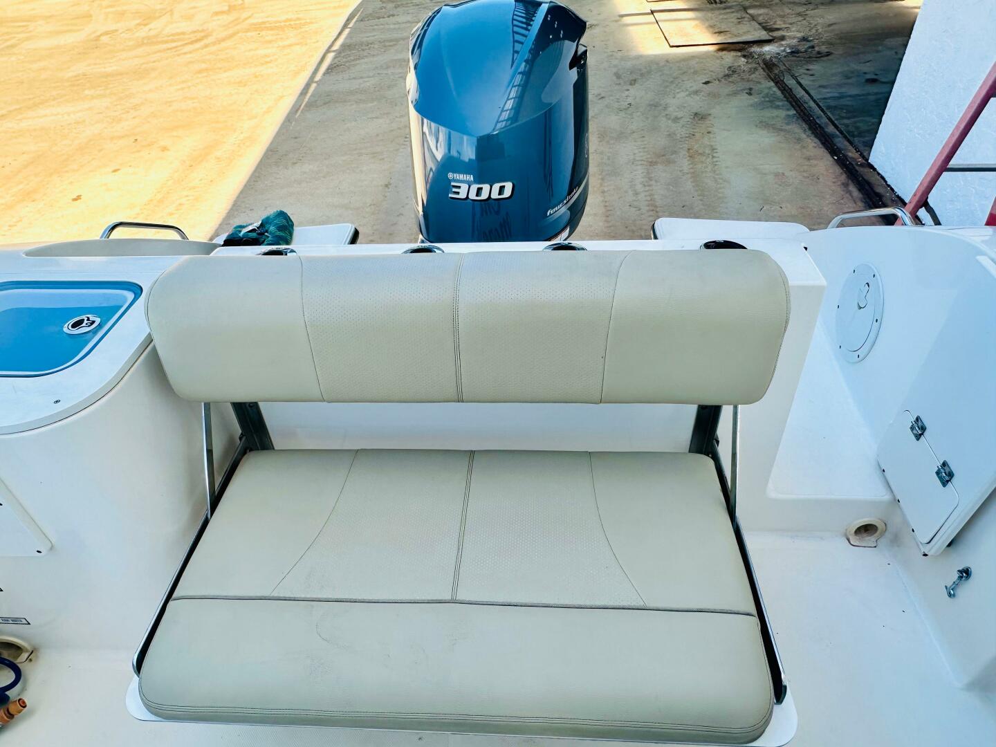 2016 PURSUIT C 238 Center Console Base - Image 17