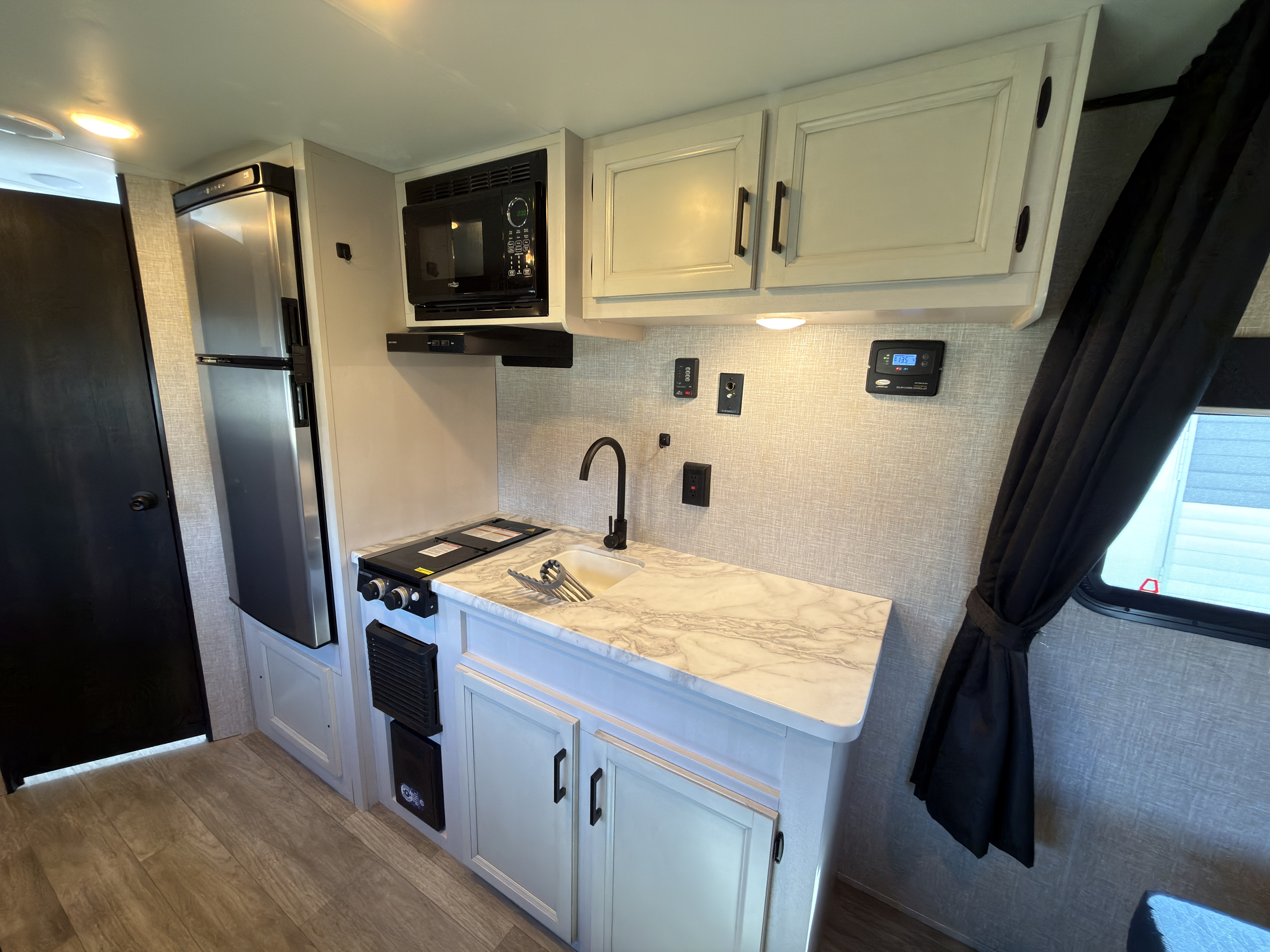 2023 Jayco Jay Flight SLX 195RB - Image 11