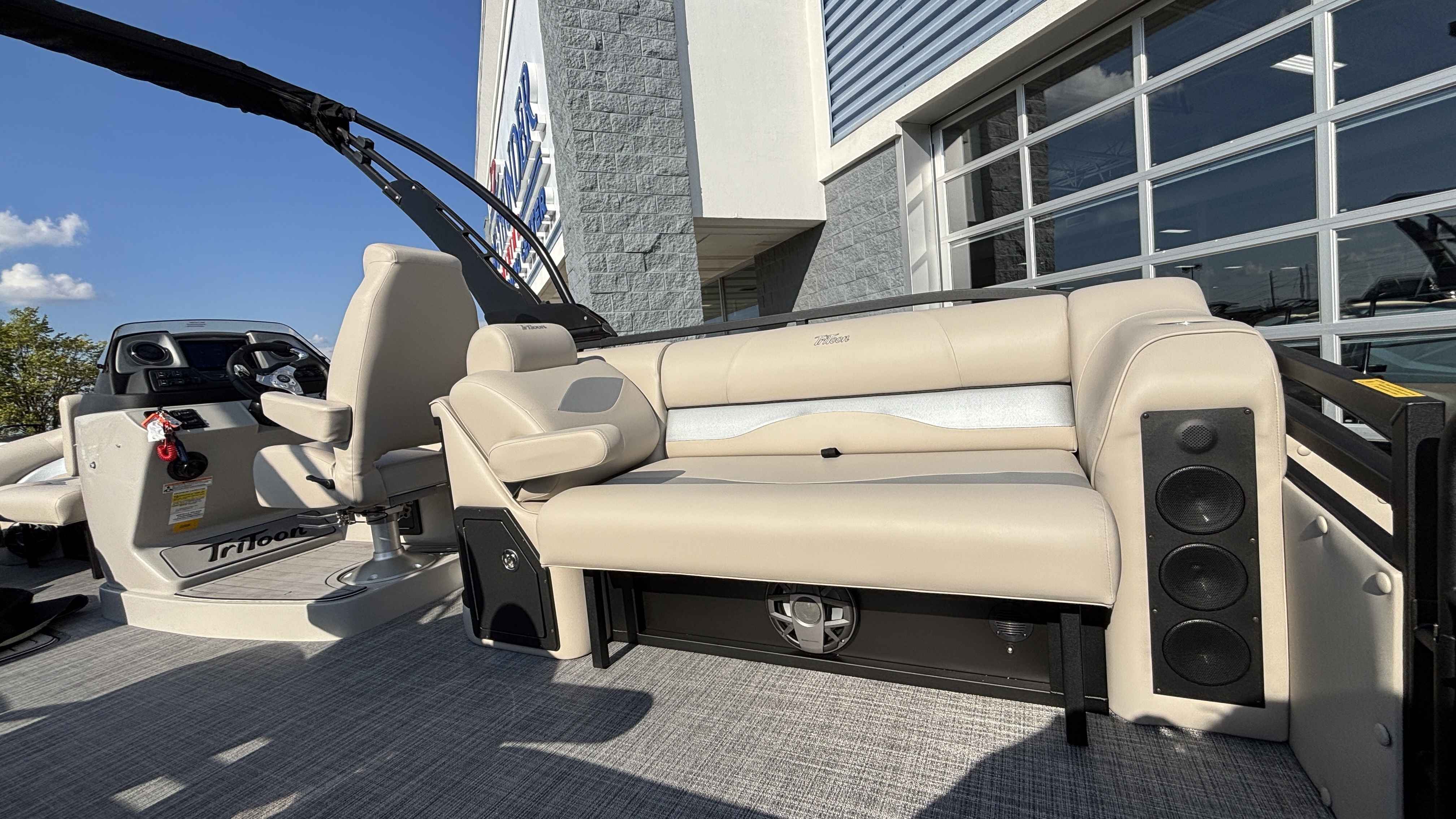 2026 JC Pontoon NepToon 25TT Sport DSL - Image 32