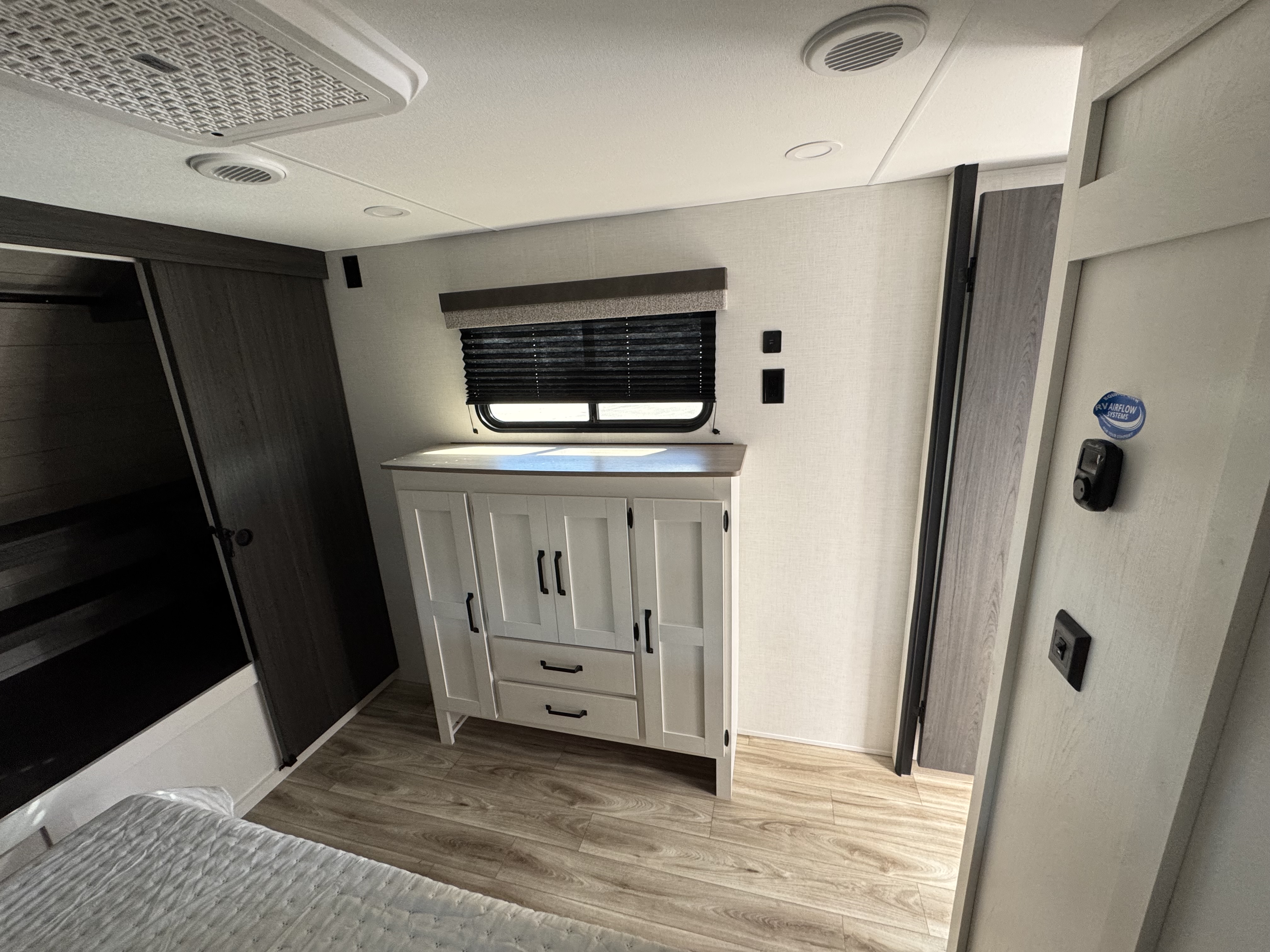 2027 VENTURE RV SIENNA 293VIK - Image 23