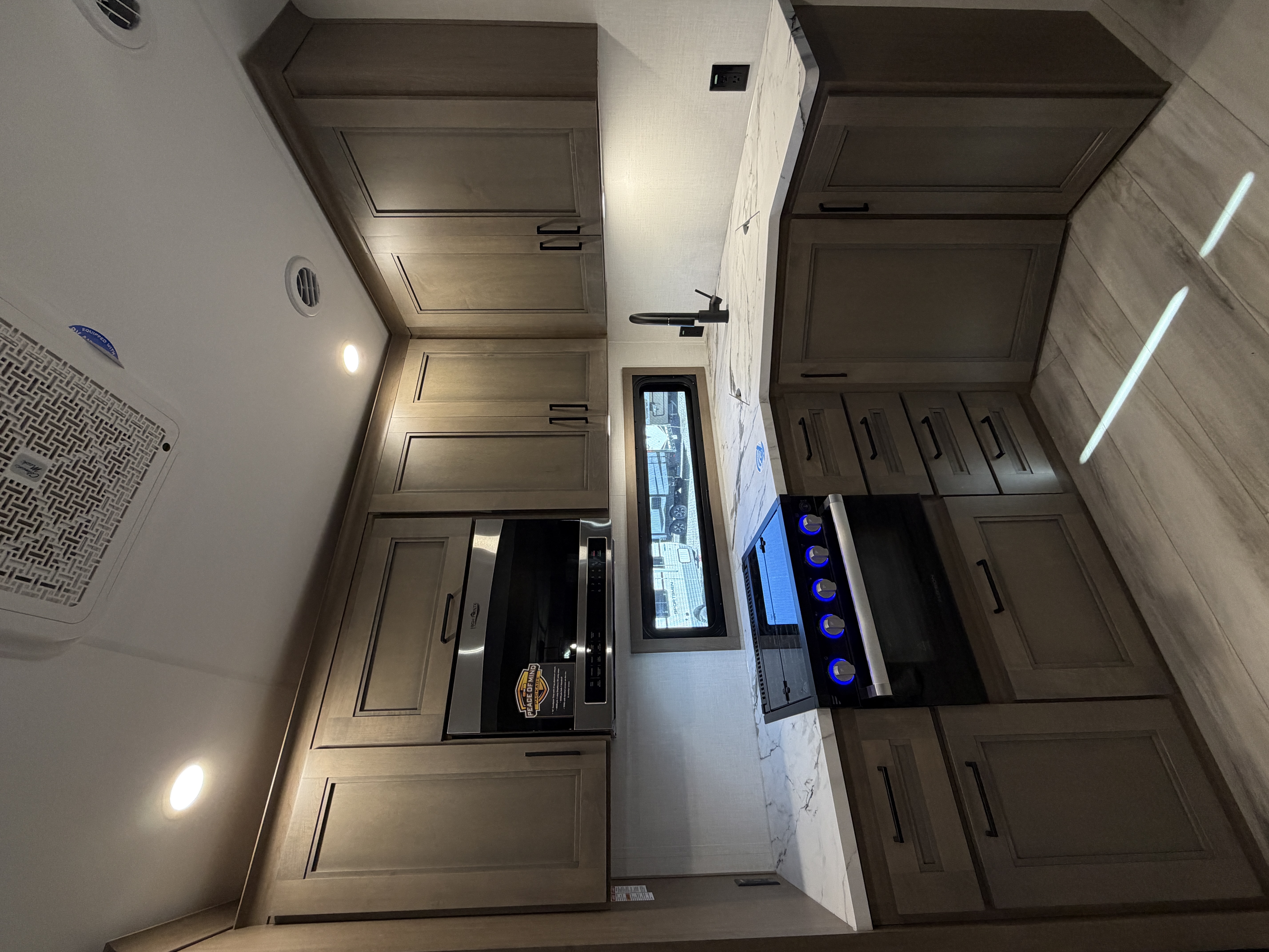 2026 KZ RV Durango Half-Ton D286BHD - Image 27