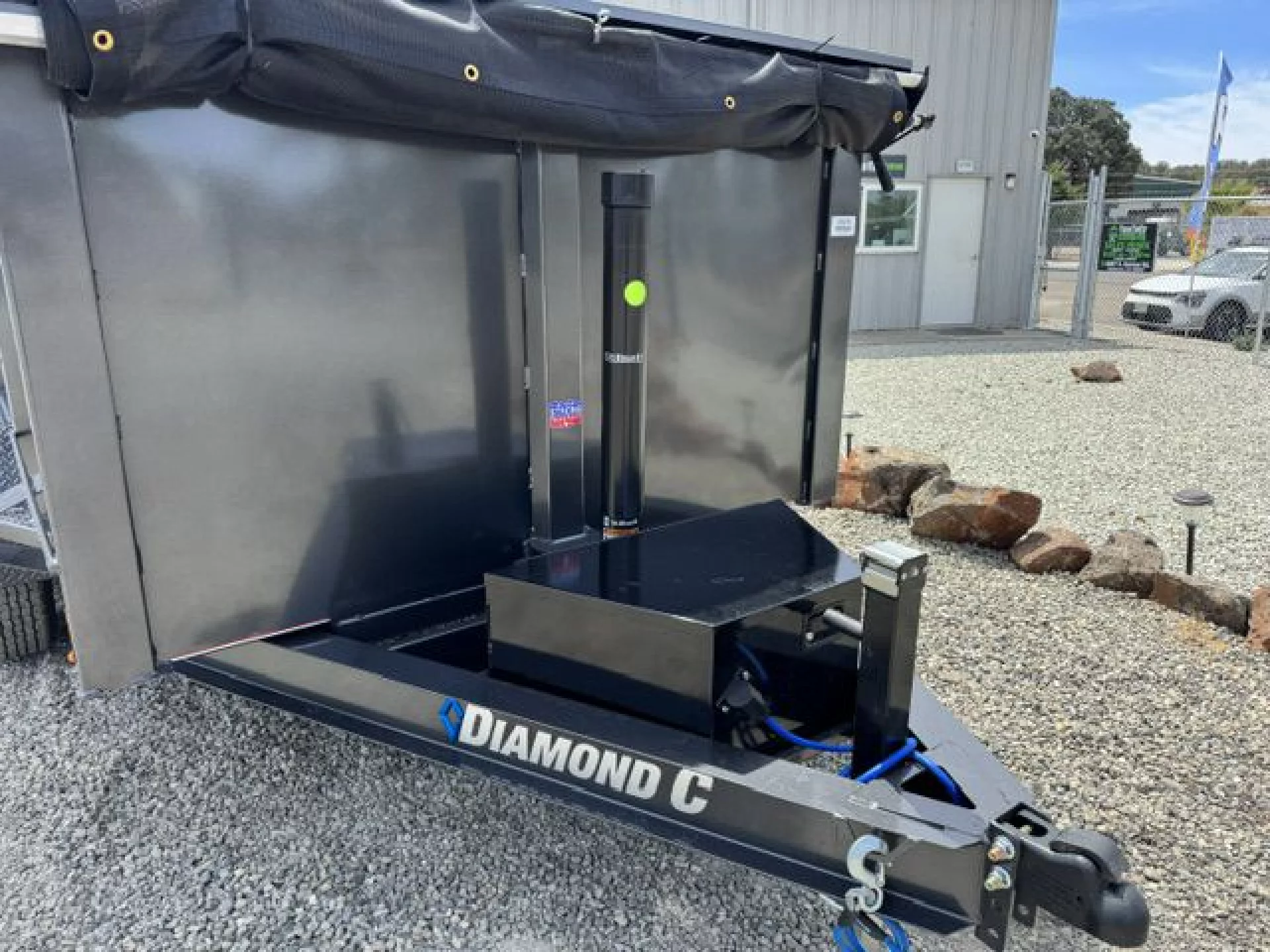 2027 DIAMOND C TRAILERS DIAMOND C MDT 206 MEDIUM DUTY 12X77 44 SIDES - Image 2