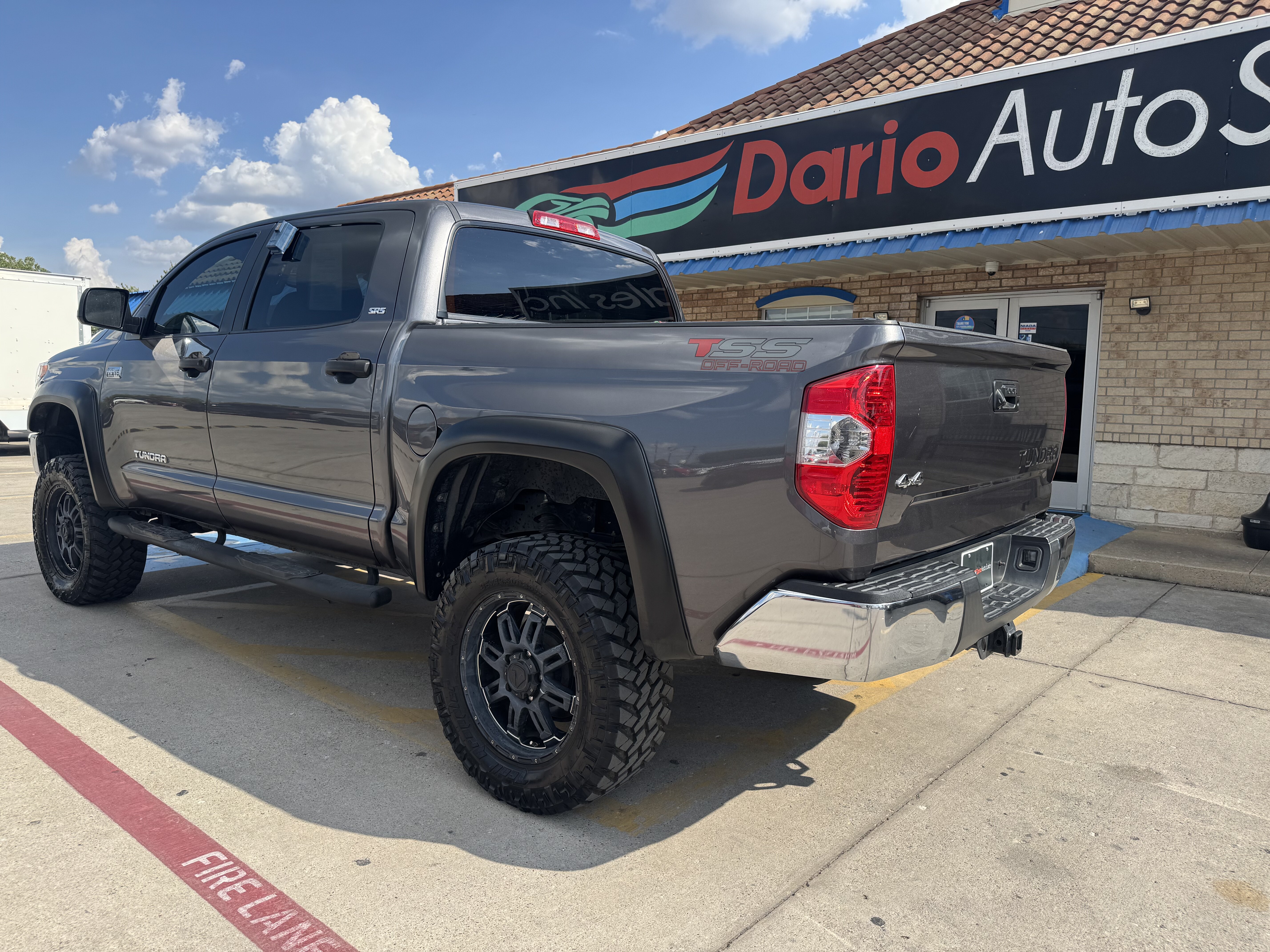 2014 Toyota Tundra CrewMax SR5 4WD 5.7L V8 - Image 6
