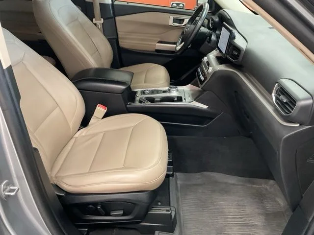 2021 Ford Explorer Utility 4D XLT 4WD - Image 28