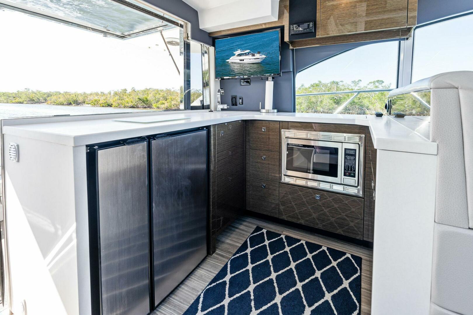 2019 Cruisers Yachts 45 Cantius - Image 32