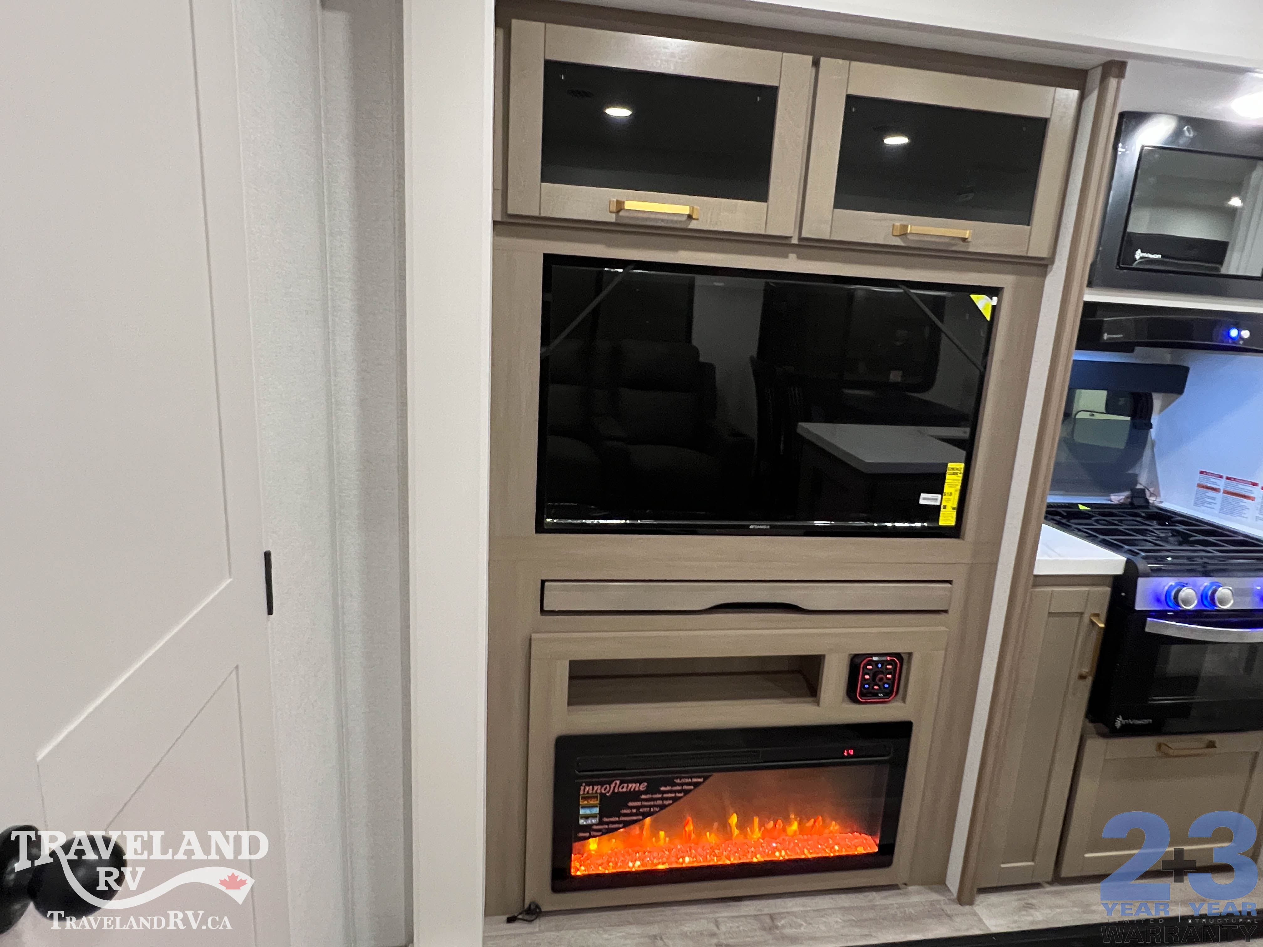 2027 Jayco Eagle 312BHOK - Image 25