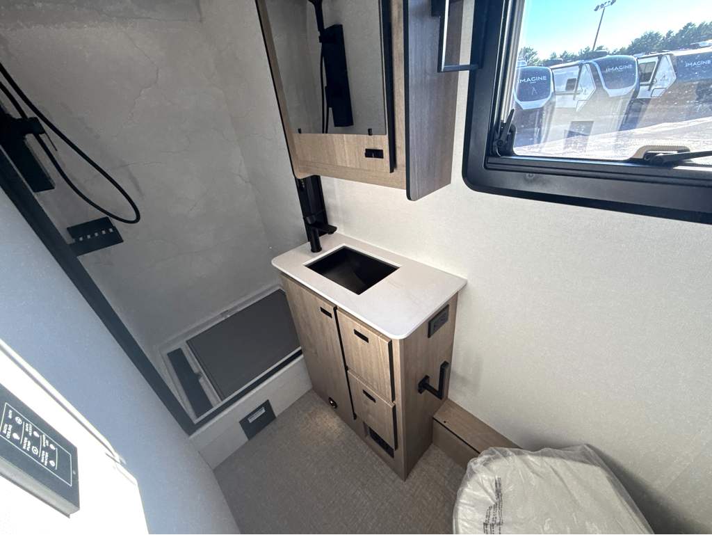 2027 GRAND DESIGN LINEAGE SERIESF 31ZW - Image 30