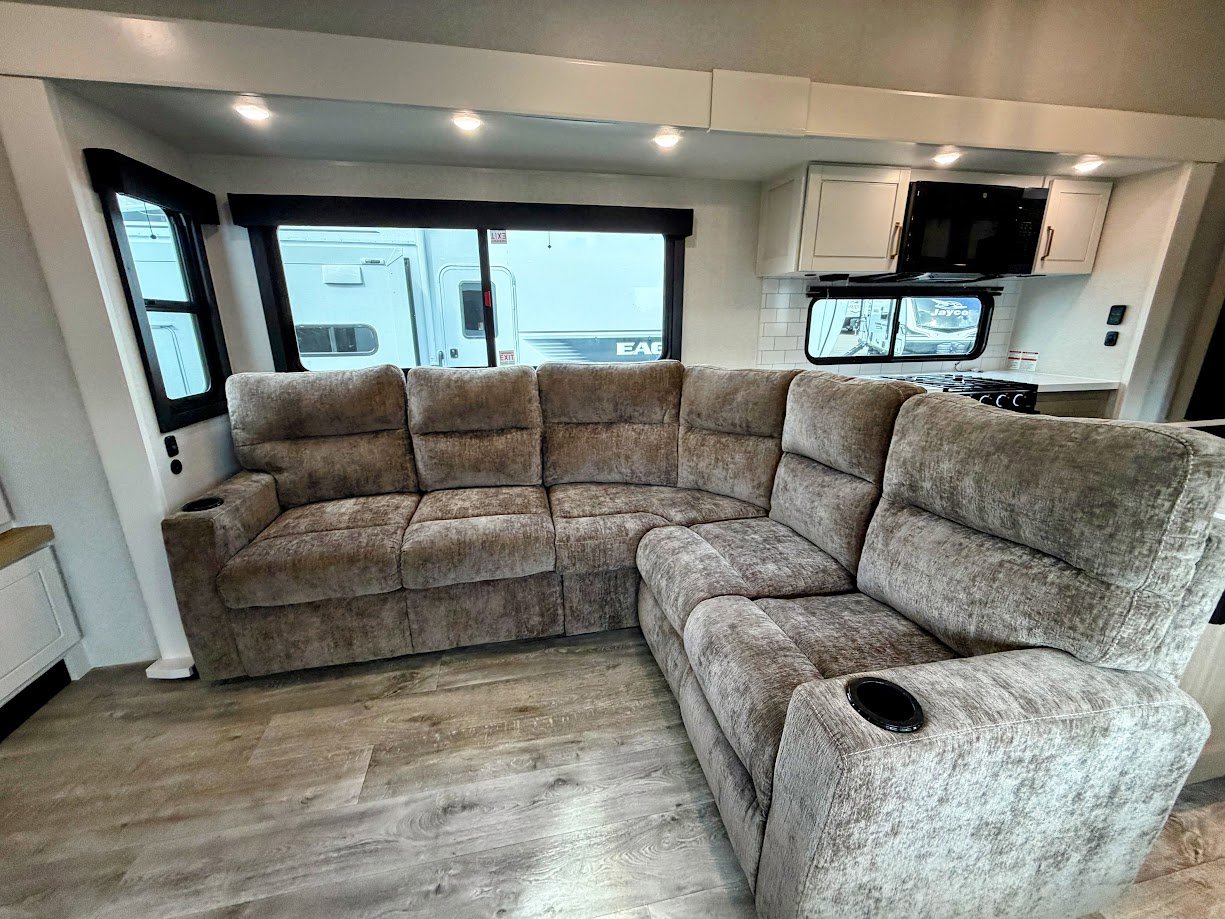 2026 JAYCO EAGLE 335LSTS - Image 13