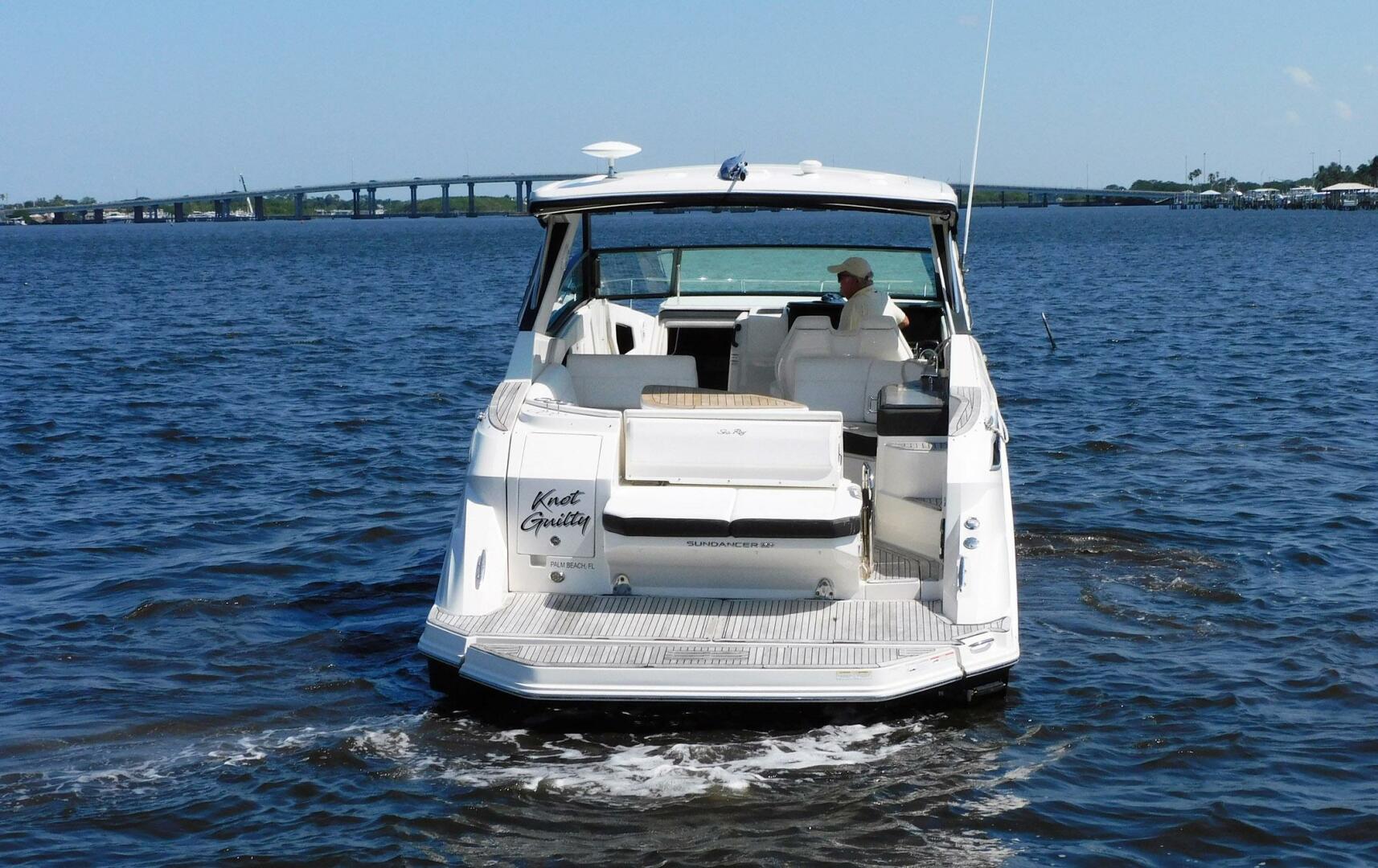 2018 Sea Ray Sundancer 320 - Image 3