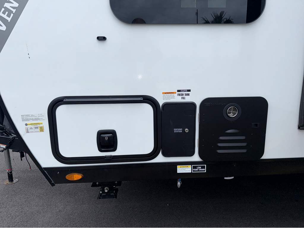 2026 VENTURE RV SPORTTREK STINGER 161VUD - Image 9